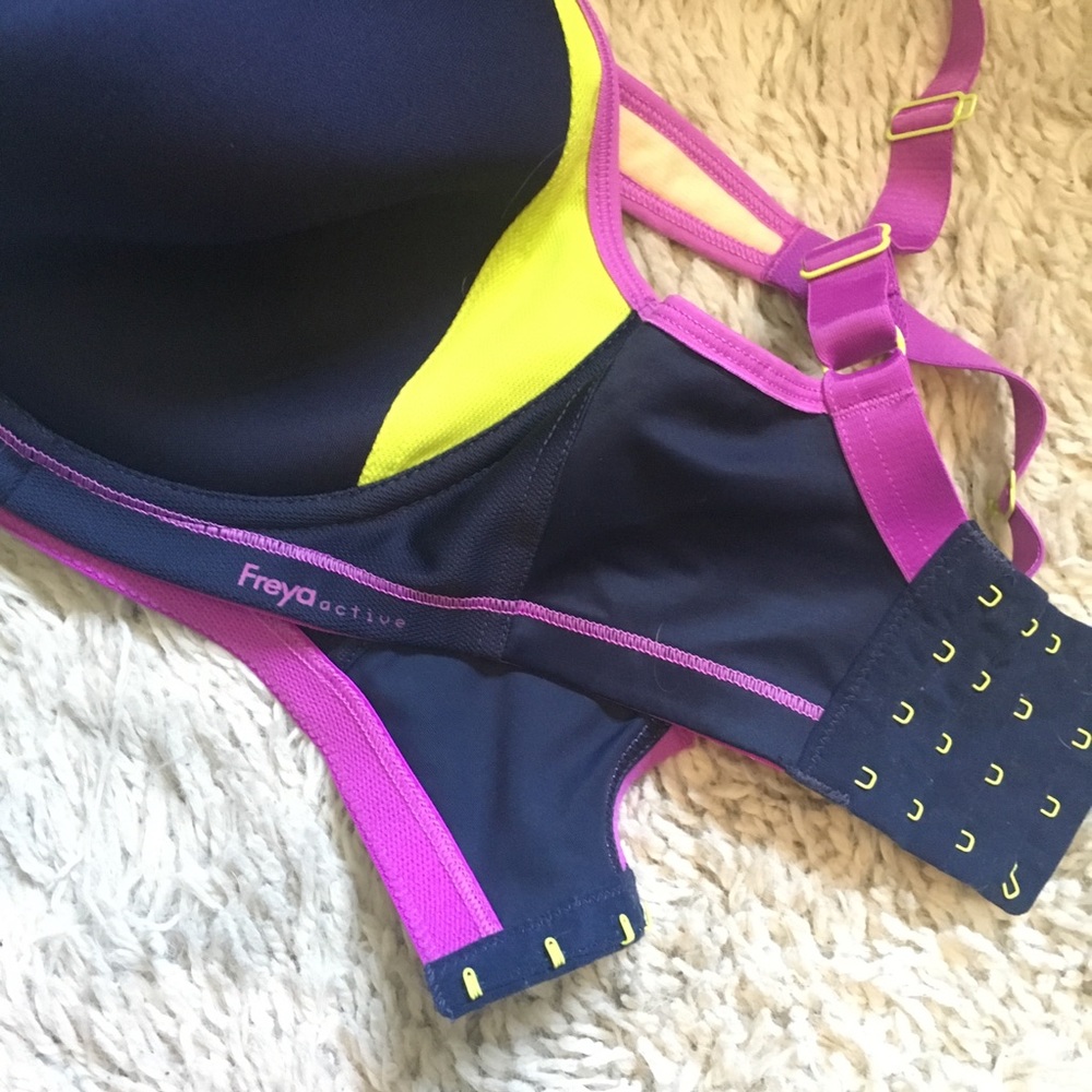 Freya active sports bra size 30H NEW CONDITION